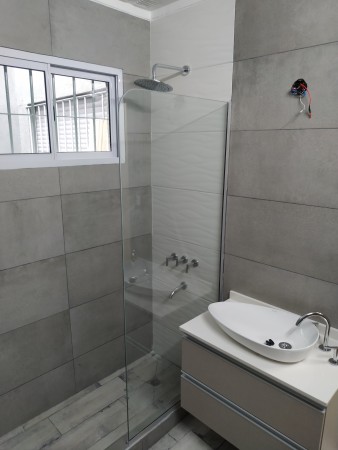 CASA 3 AMBIENTES CON TERRAZA A ESTRENAR, POSESION INMEDIATA!