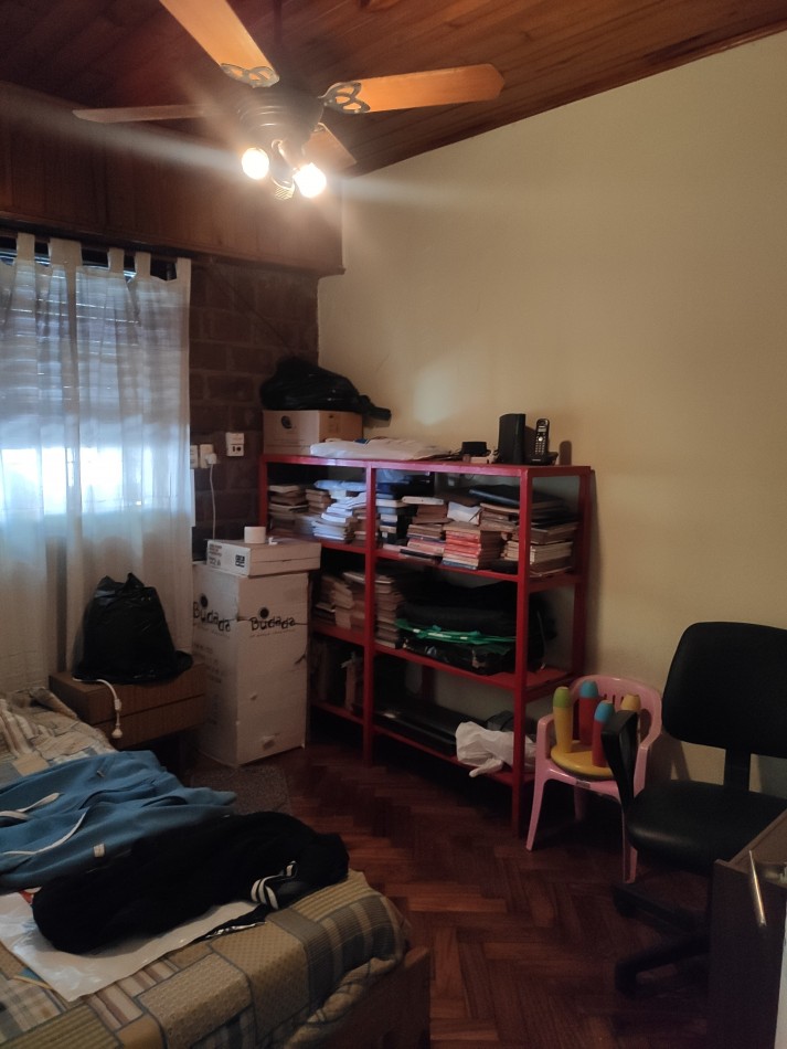CASA DE 4 AMBIENTES, LOTE PROPIO, CON PATIO Y TERRAZA, A MTS AV LOS CORRALES