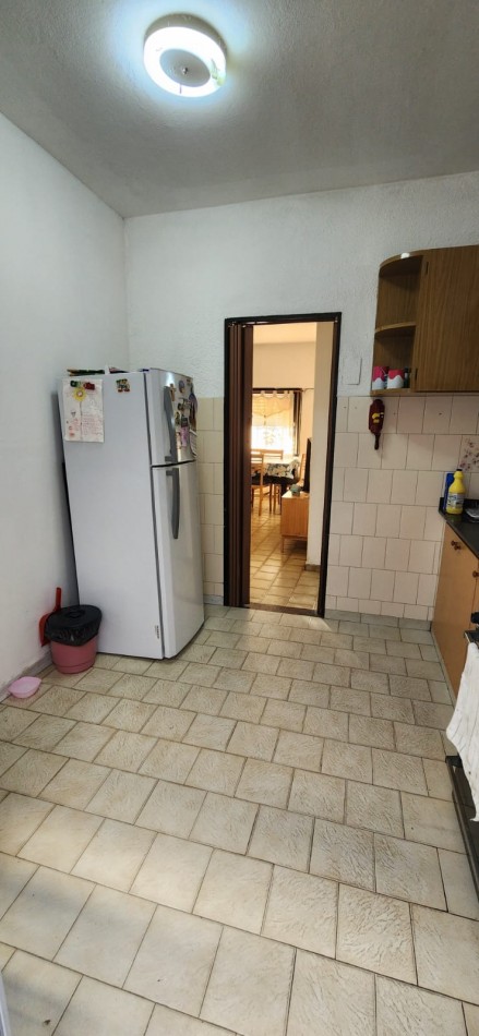 TIPO CASA EN PLANTA BAJA DE 3 AMB CON PATIO Y COCHERA