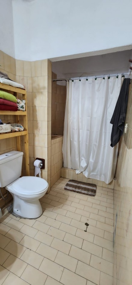 TIPO CASA EN PLANTA BAJA DE 3 AMB CON PATIO Y COCHERA