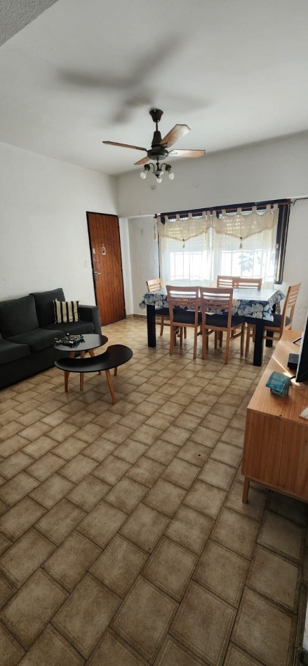 TIPO CASA EN PLANTA BAJA DE 3 AMB CON PATIO Y COCHERA