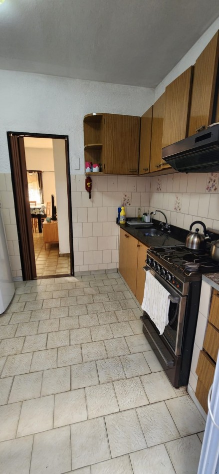 TIPO CASA EN PLANTA BAJA DE 3 AMB CON PATIO Y COCHERA