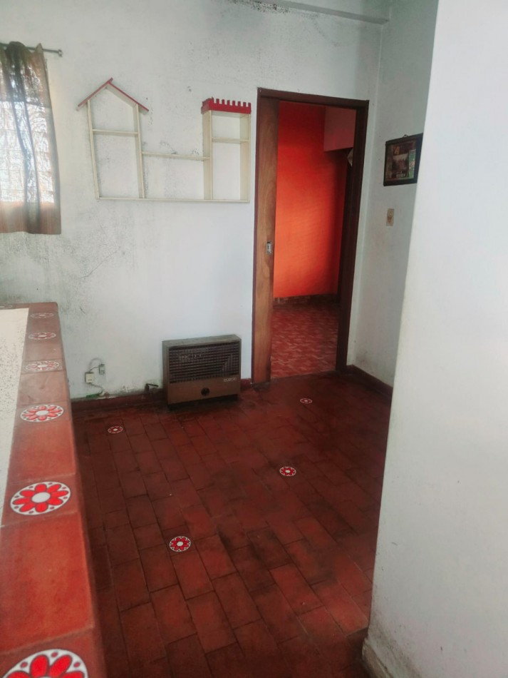 CASA  3 AMBIENTES MAS DTO.,  LOTE 30MTS, IDEAL CONSTRUCTOR