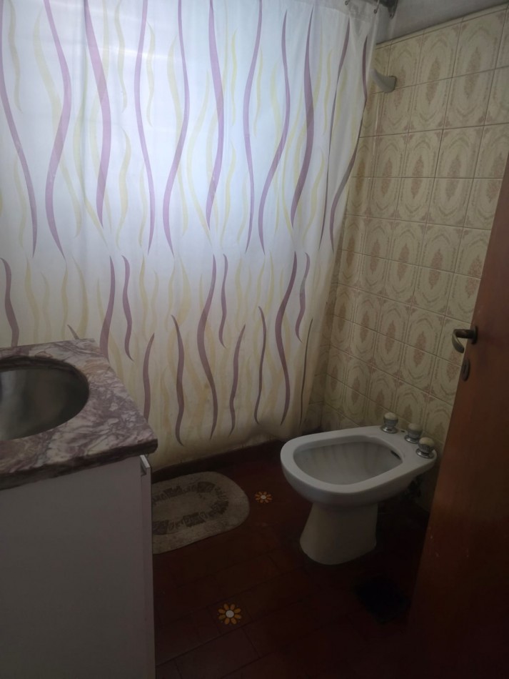CASA  3 AMBIENTES MAS DTO.,  LOTE 30MTS, IDEAL CONSTRUCTOR