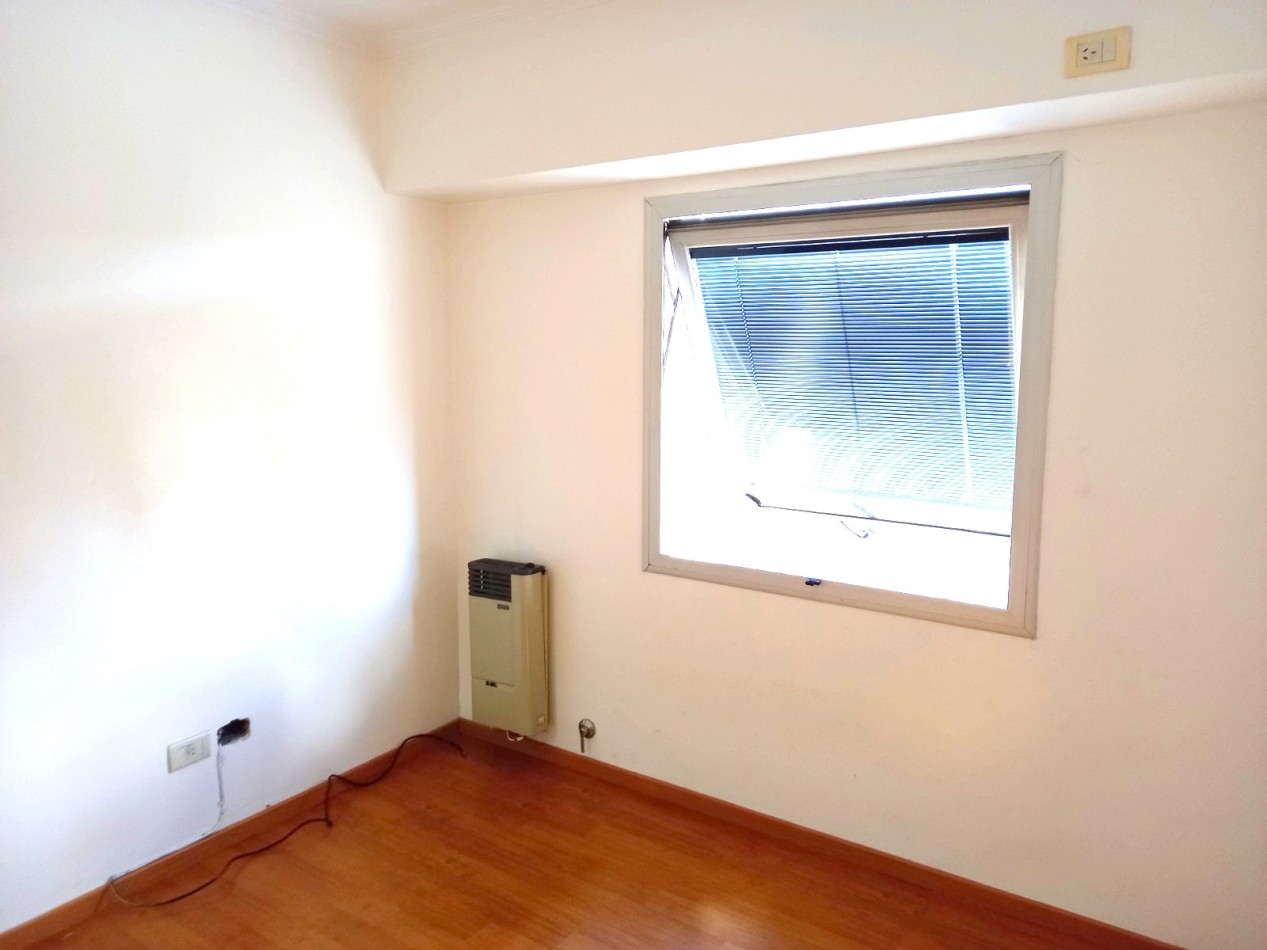 DTO. 2 AMB. EN VENTA CON COCHERA