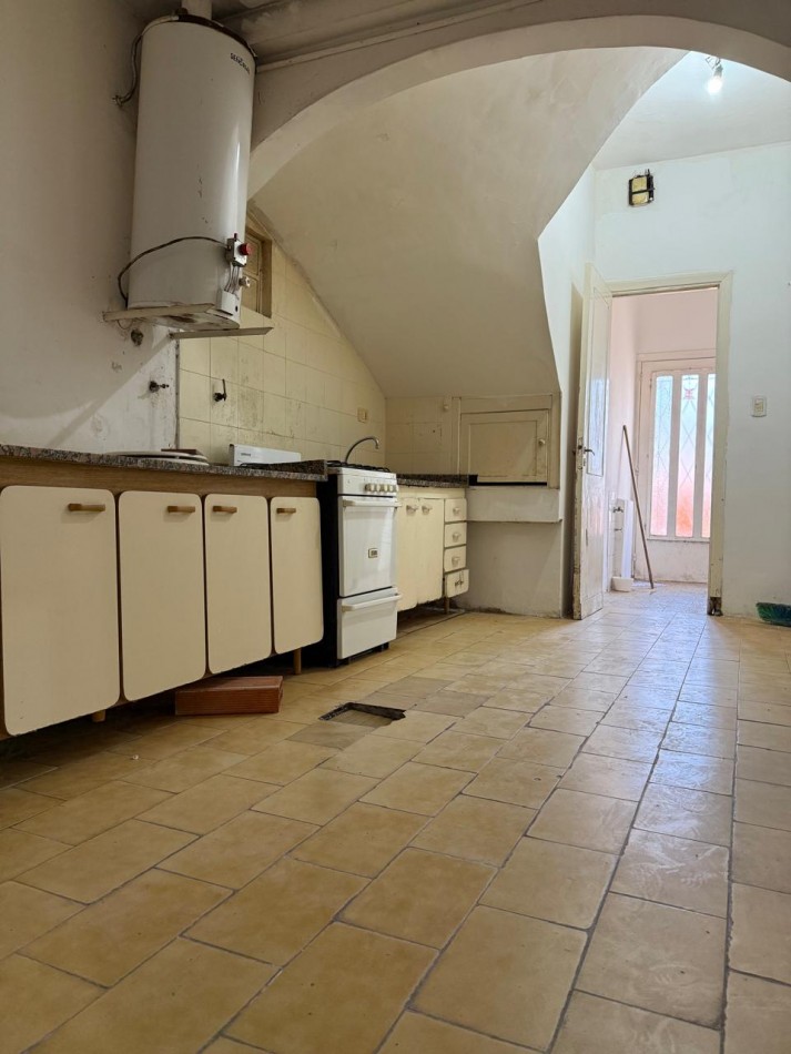TIPO CASA DE 3 AMBIENTES PLANTA BAJA AL FRENTE