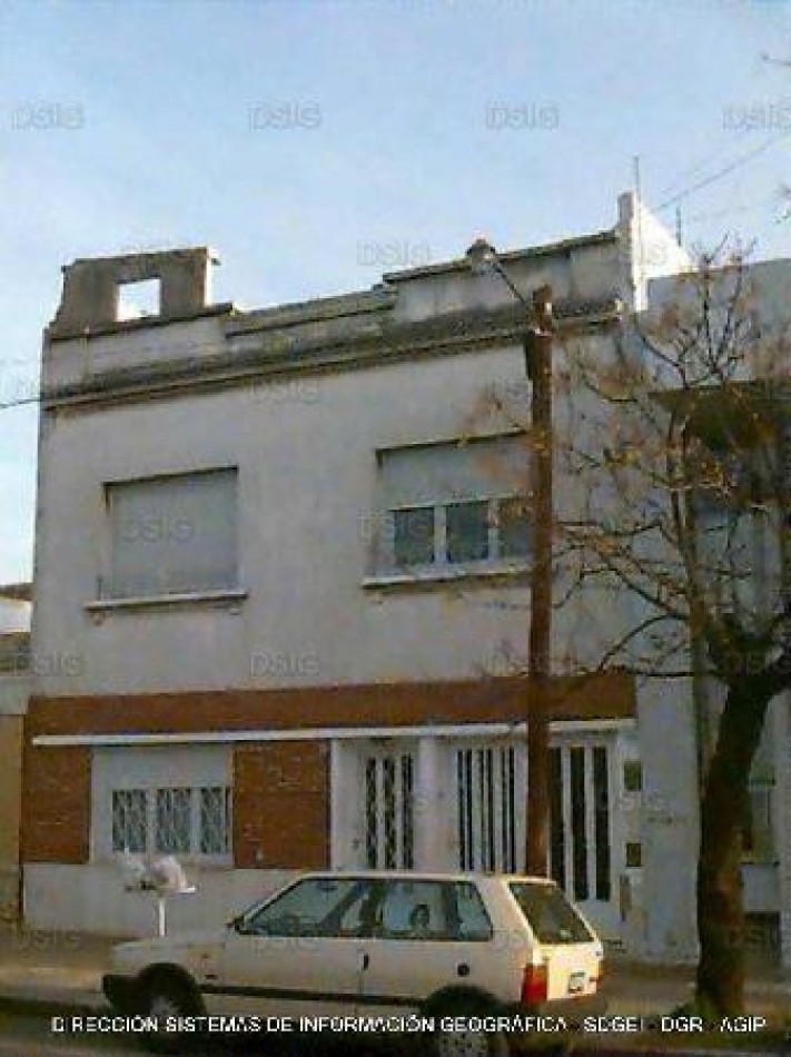 TIPO CASA DE 3 AMBIENTES PLANTA BAJA AL FRENTE