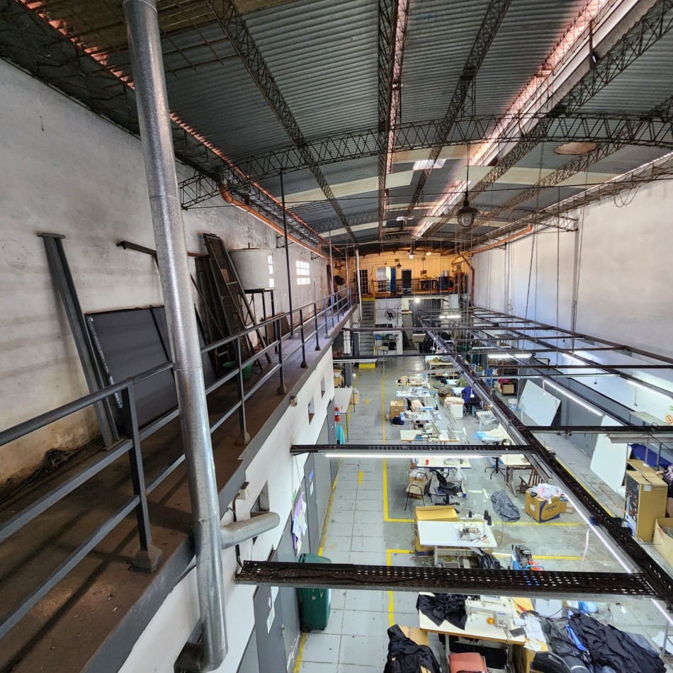 GALPON EN ALQUILER 590 M2 TOTALES (APROX)