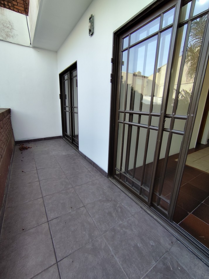 DEPARTAMENTO 2 AMBIENTES, CON BALCON, EDIFICIO CON PISCINA, APTO CREDITO!