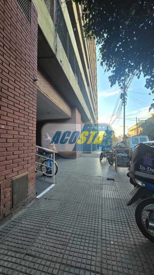 DEPARTAMENTO DE 3 AMBIENTES CON BALCON Y COCHERA