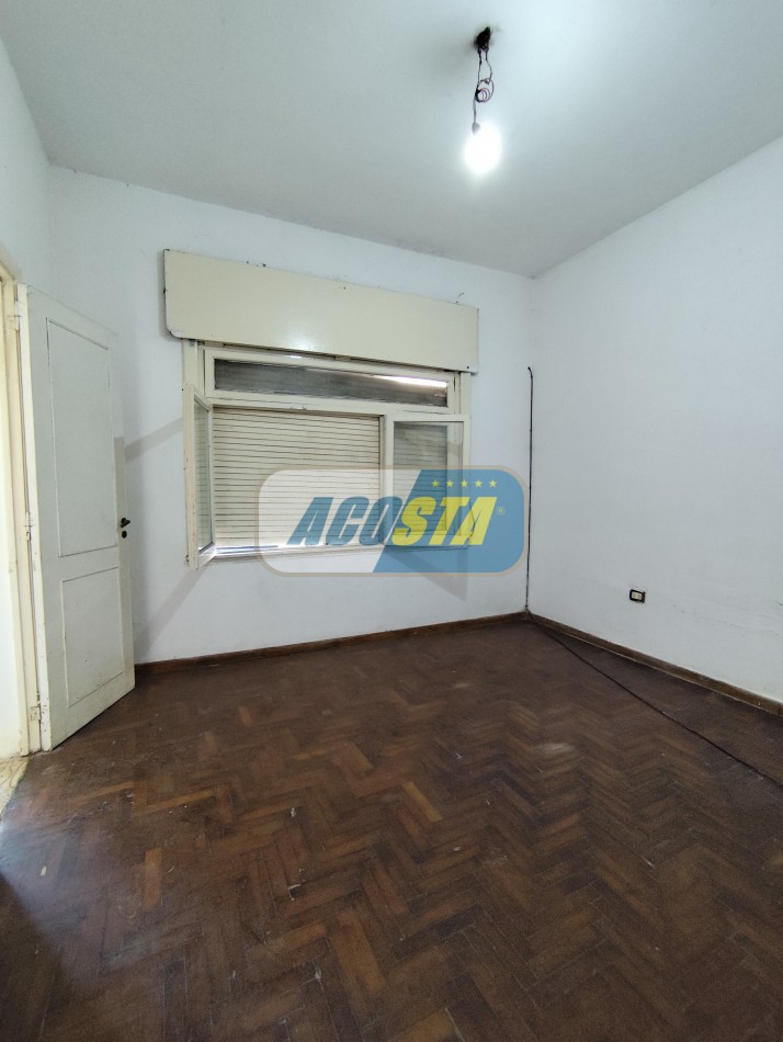 TIPO CASA DE 3 AMBIENTES PLANTA BAJA AL FRENTE