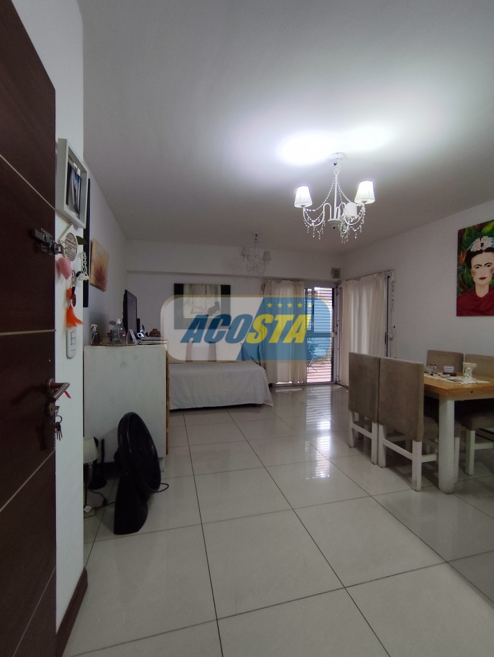 DEPARTAMENTO 2 AMB CON PATIO, SOBRE AV. J. B ALBERDI
