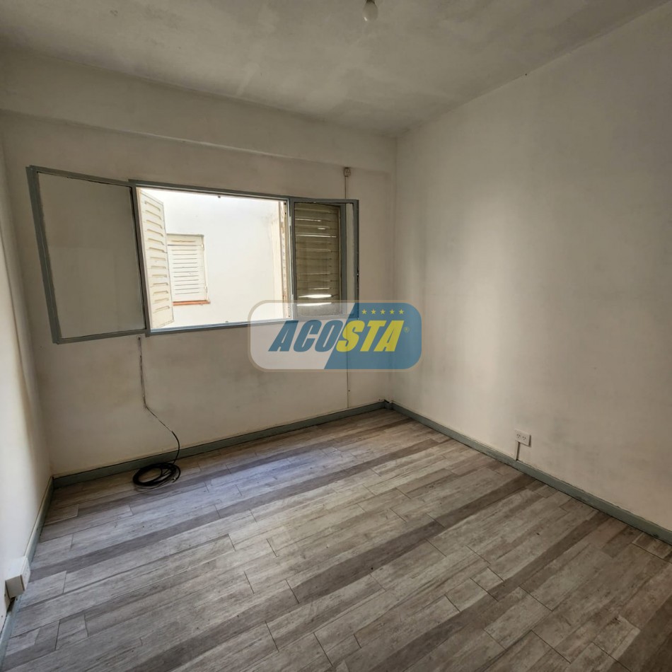 DEPARTAMENTO 4 AMBIENTES, AL FRENTE CON BALCON