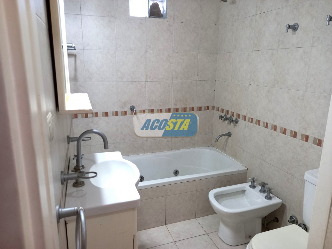 DTO. 2 AMB. EN VENTA CON COCHERA