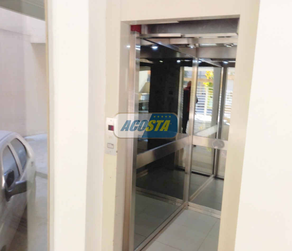 DTO. 2 AMB. EN VENTA CON COCHERA