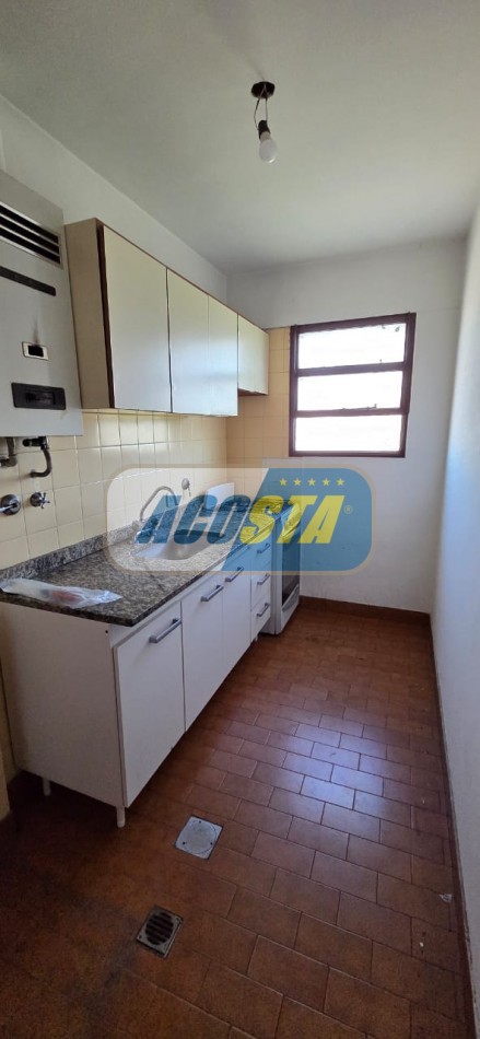 DEPARTAMENTO 2 AMBIENTES AL FRENTE , A 200MTS AV. J. B. ALBERDI