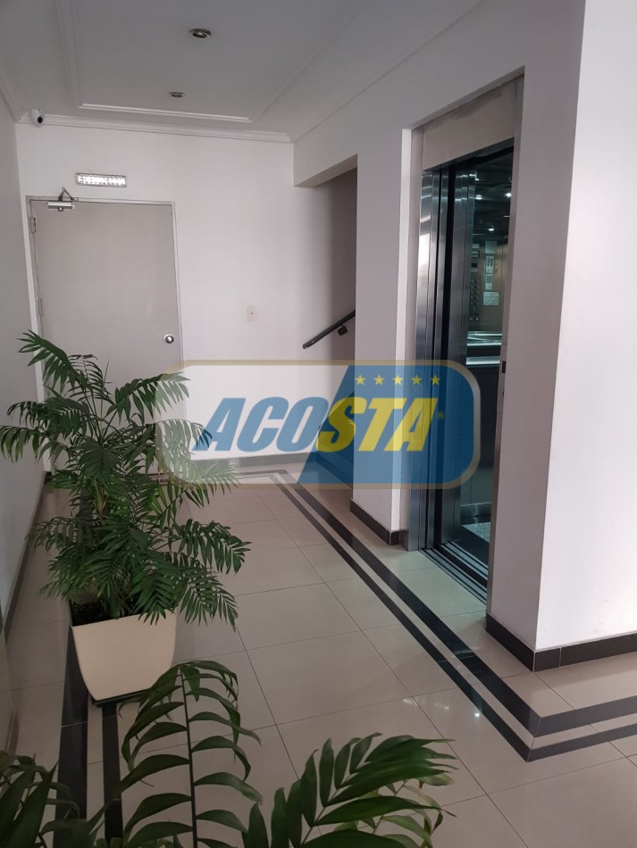 DEPARTAMENTO DE 2 AMB CON BALCON AL C/FTE A MTS. DE PLAZA LOS ANDES