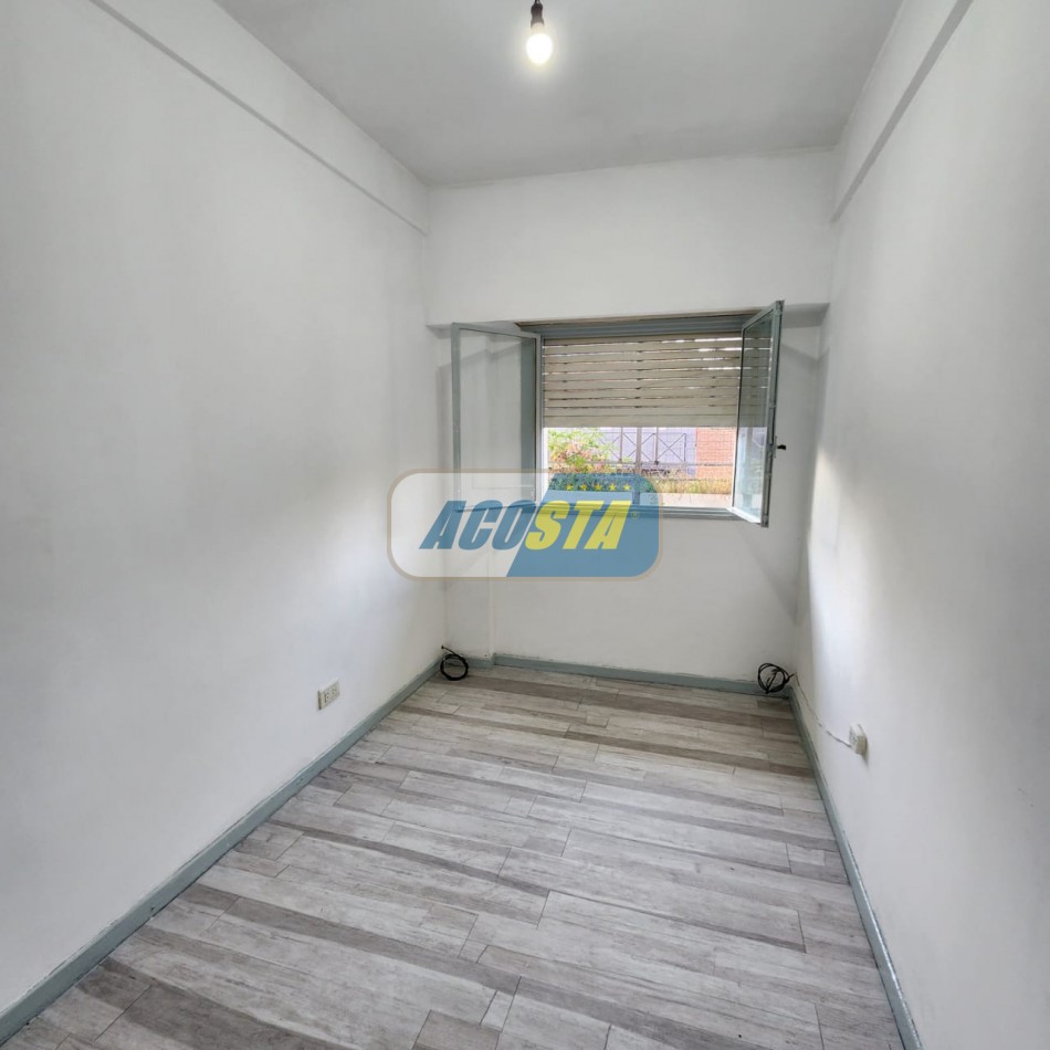 DEPARTAMENTO 4 AMBIENTES, AL FRENTE CON BALCON