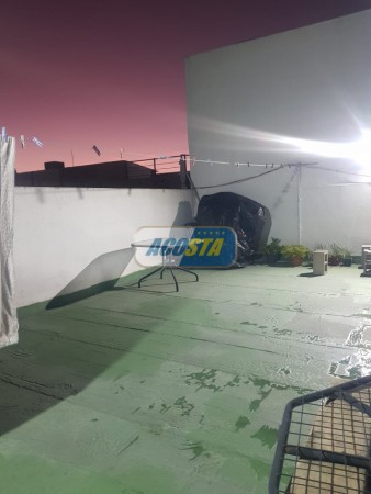 2 AMBIENTES CON TERRAZA EN LINIERS. IDEAL PARA REFACCIONAR Y AMPLIAR