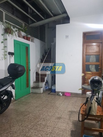 2 AMBIENTES CON TERRAZA EN LINIERS. IDEAL PARA REFACCIONAR Y AMPLIAR