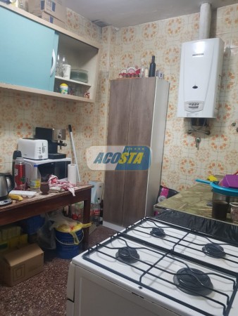 2 AMBIENTES CON TERRAZA EN LINIERS. IDEAL PARA REFACCIONAR Y AMPLIAR
