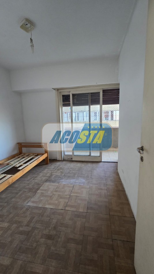 DEPARTAMENTO DE 3 AMBIENTES CON BALCON Y COCHERA