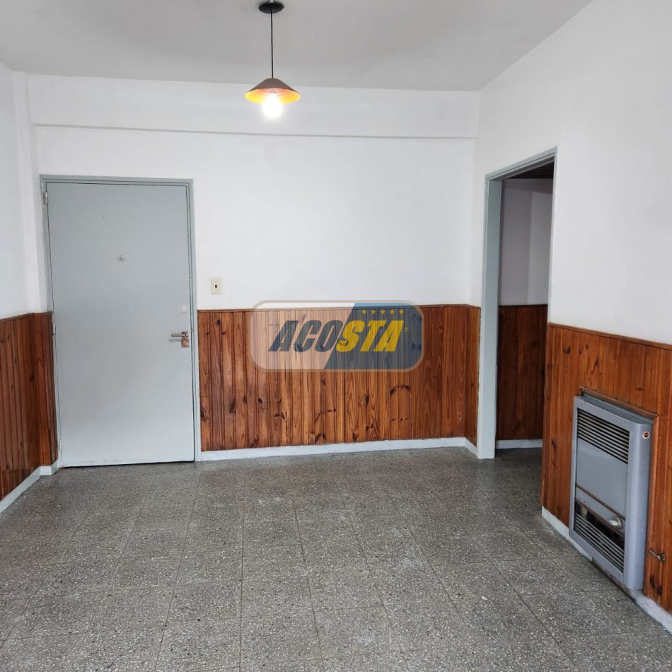 DEPARTAMENTO 4 AMBIENTES, AL FRENTE CON BALCON