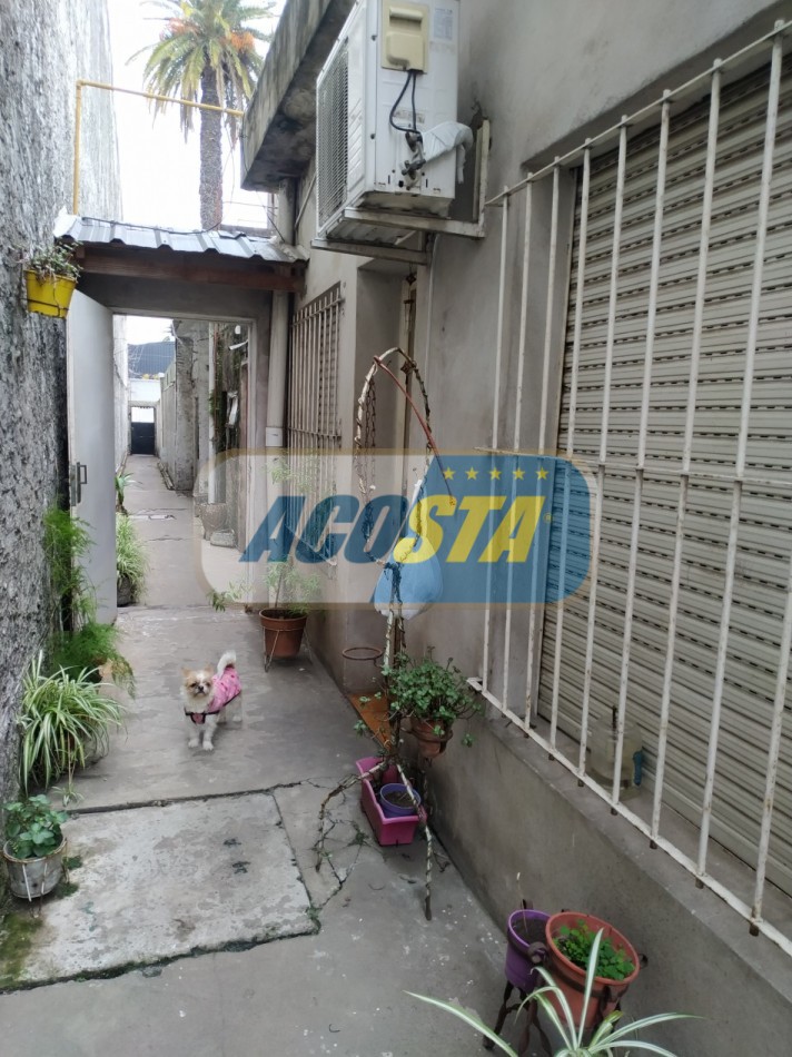 PH 3 AMBIENTES CON PATIO Y ESPACIO AEREO,  PARA REFORMAR, A MTS. AV. J. B. ALBERDI