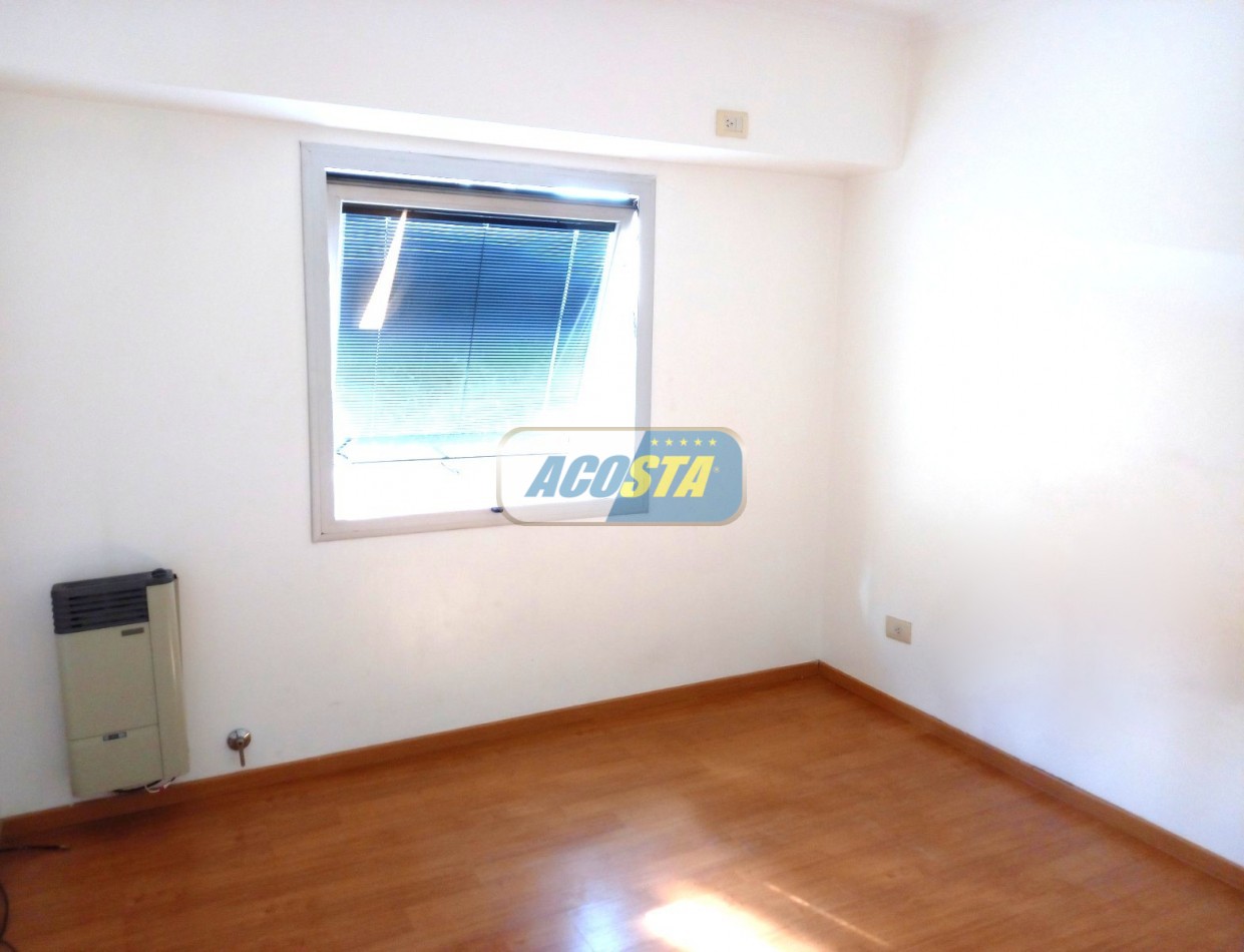 DTO. 2 AMB. EN VENTA CON COCHERA