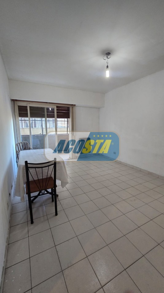 DEPARTAMENTO DE 3 AMBIENTES CON BALCON Y COCHERA
