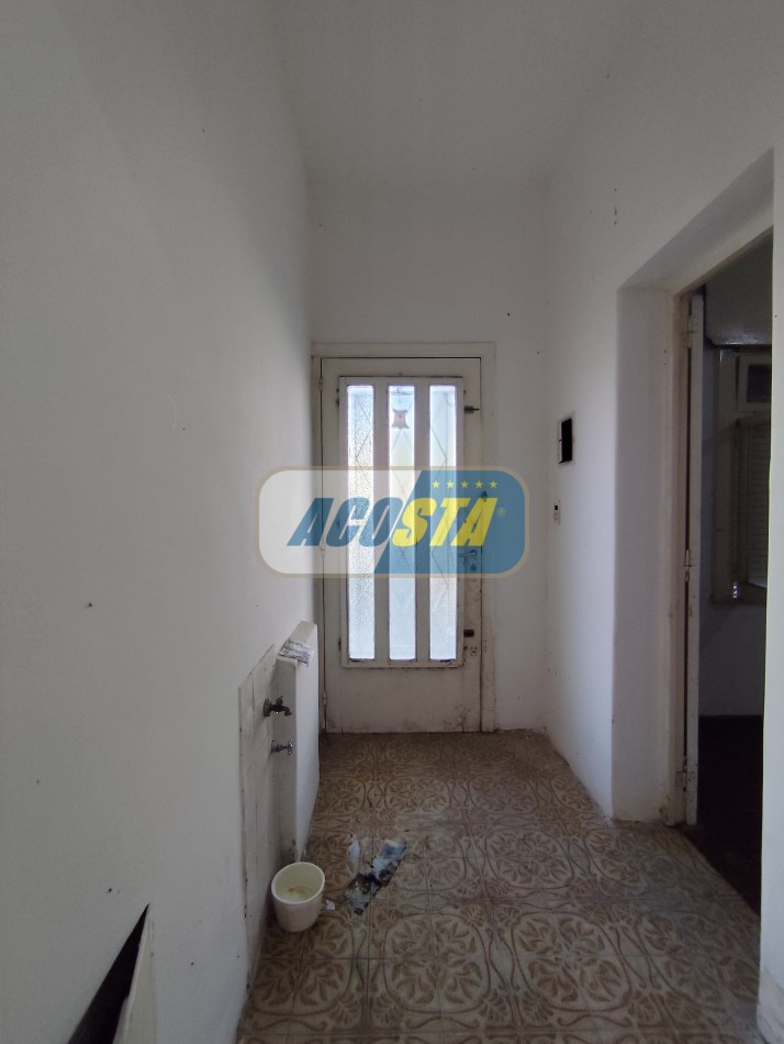 TIPO CASA DE 3 AMBIENTES PLANTA BAJA AL FRENTE