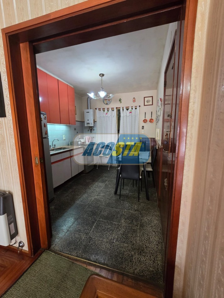 DEPARTAMENTO DE 3 AMB. AL FRENTE CON BALCON