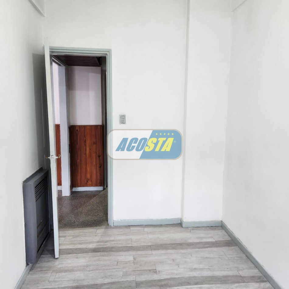 DEPARTAMENTO 4 AMBIENTES, AL FRENTE CON BALCON