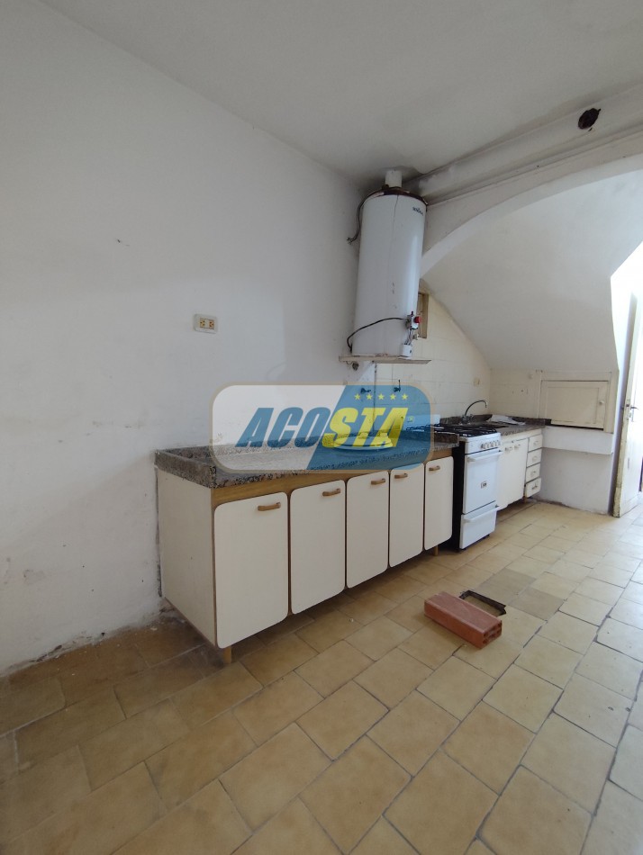 TIPO CASA DE 3 AMBIENTES PLANTA BAJA AL FRENTE