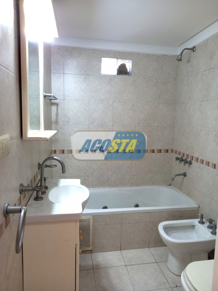 DTO. 2 AMB. EN VENTA CON COCHERA