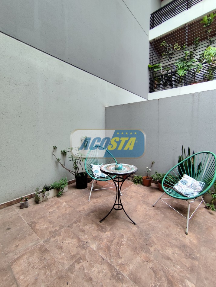 DEPARTAMENTO 2 AMB CON PATIO, SOBRE AV. J. B ALBERDI
