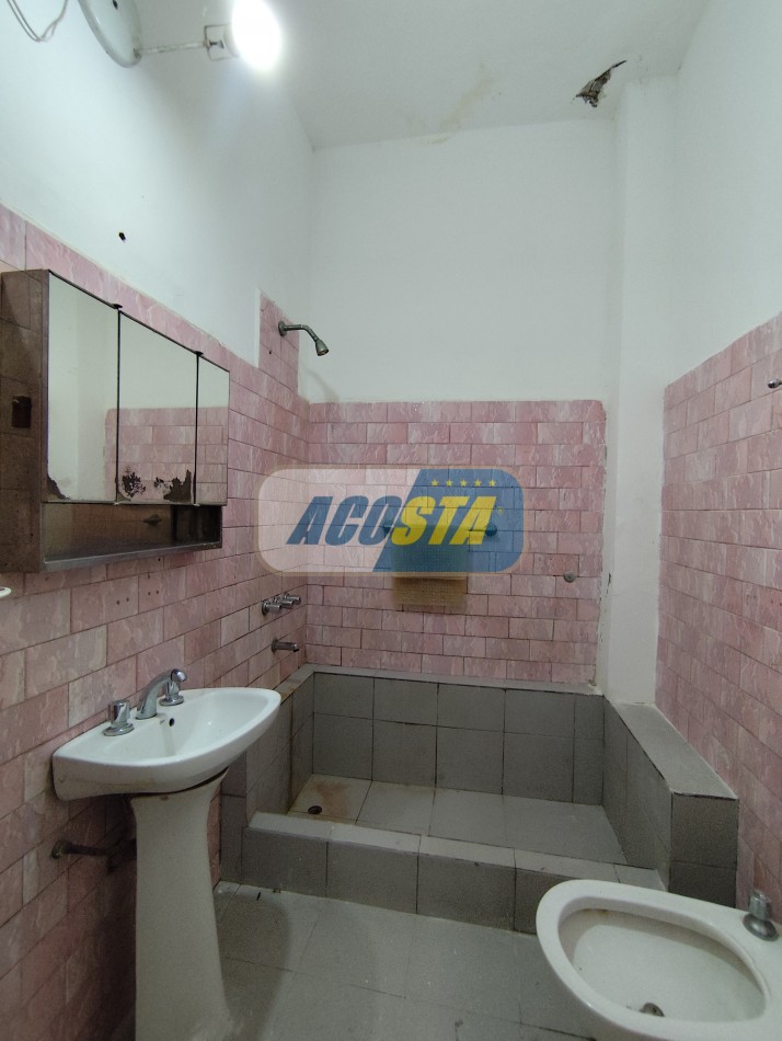 TIPO CASA DE 3 AMBIENTES PLANTA BAJA AL FRENTE
