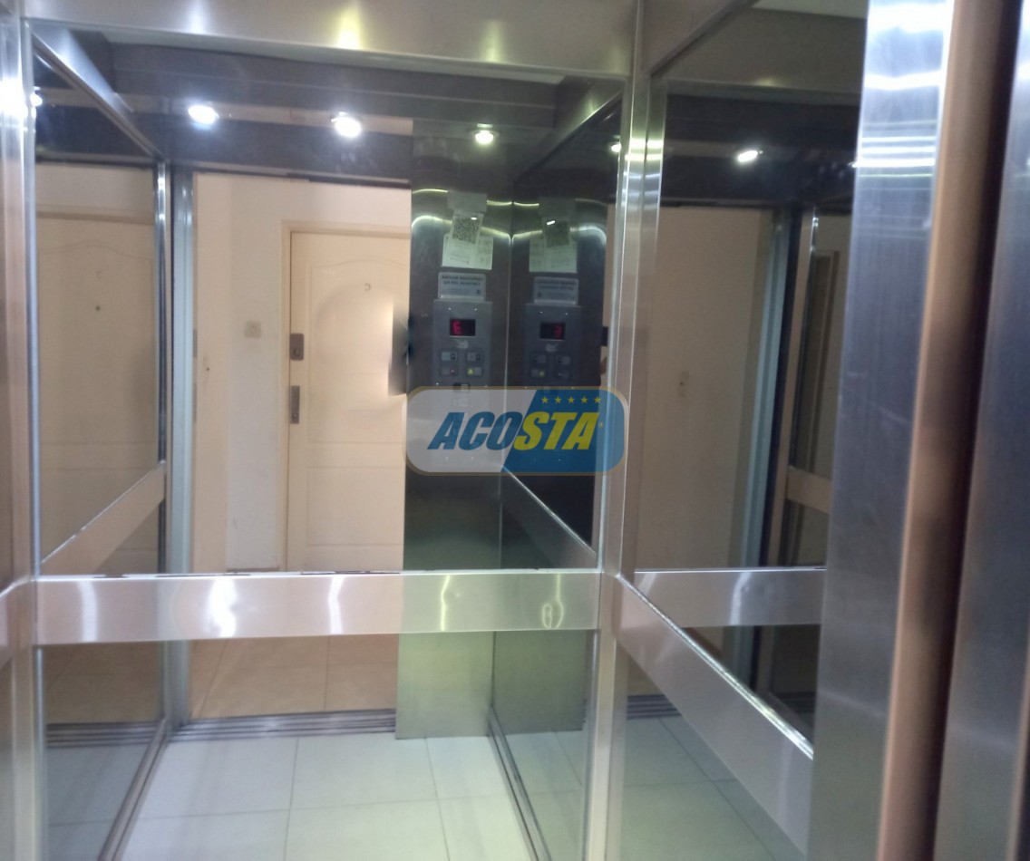 DTO. 2 AMB. EN VENTA CON COCHERA