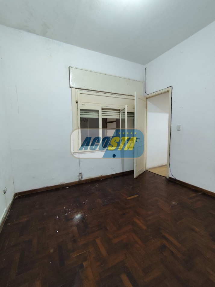TIPO CASA DE 3 AMBIENTES PLANTA BAJA AL FRENTE