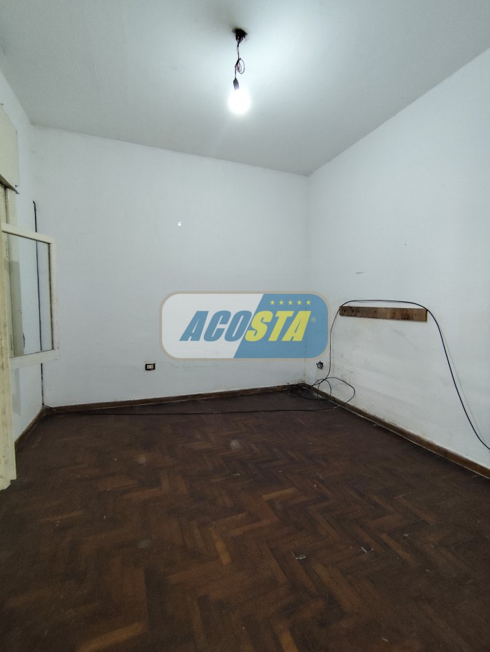 TIPO CASA DE 3 AMBIENTES PLANTA BAJA AL FRENTE