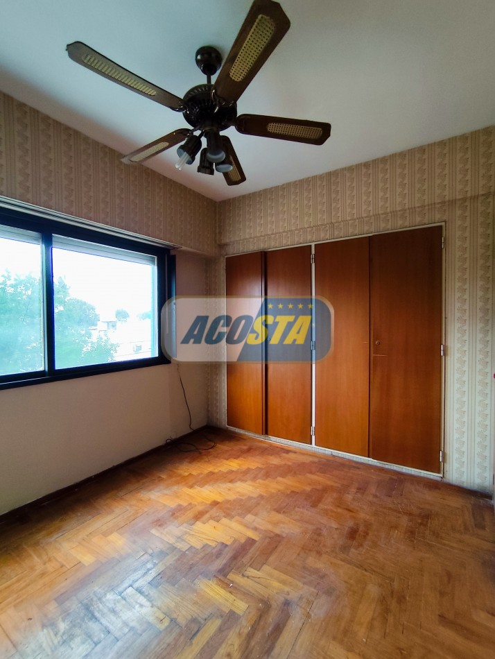 ALQUILER DTO. 3 AMBIENTES, POR ESCALERA , CON BALCON AL FRENTE