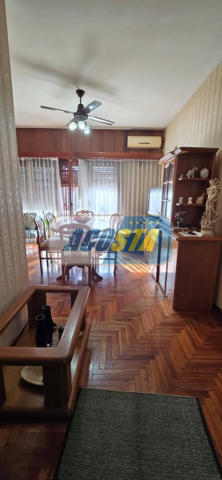 DEPARTAMENTO DE 3 AMB. AL FRENTE CON BALCON