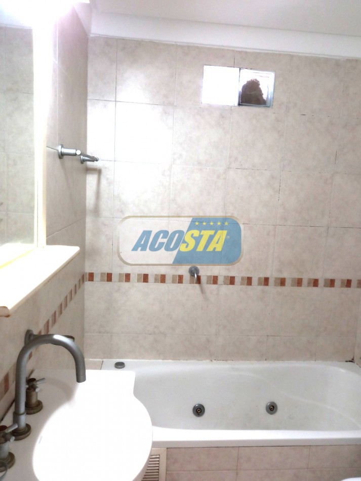 DTO. 2 AMB. EN VENTA CON COCHERA