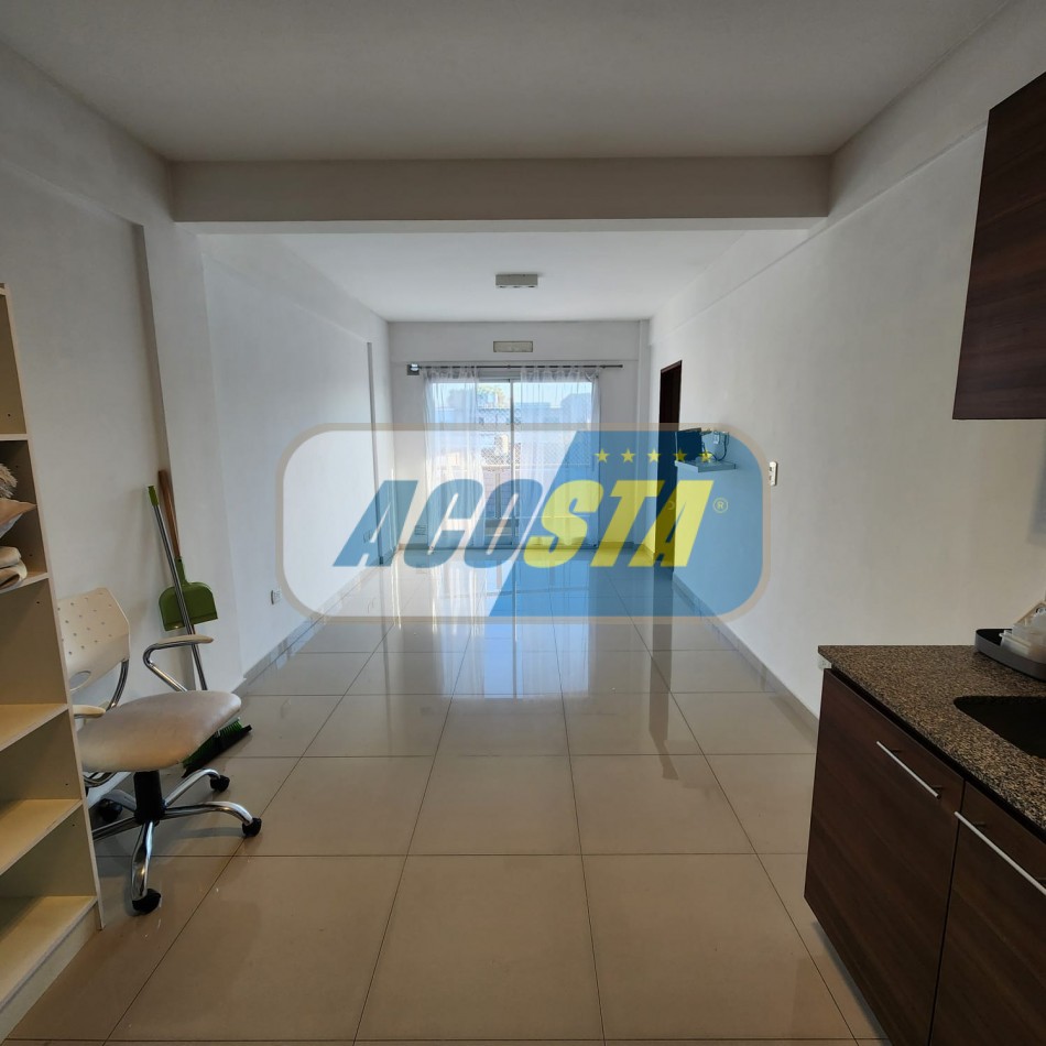 ALQUILER DTO. MONOAMBIENTE AL FRENTE, CON BALCON , SUM Y SOLARIUM