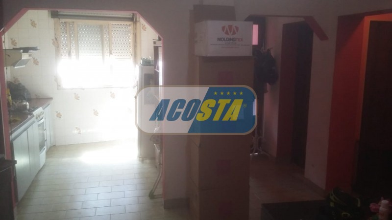 GALPON CON VIVIENDA DE 3 AMBIENTES CON SALIDA A DOS CALLES