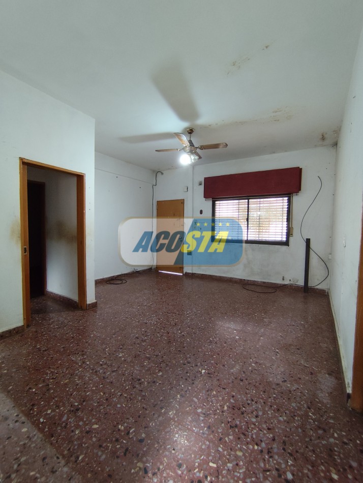 ALQUILER CASA 3 AMBIENTES CON GARAJE Y JARDIN