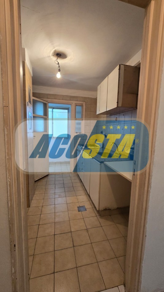DEPARTAMENTO DE 3 AMBIENTES CON BALCON Y COCHERA