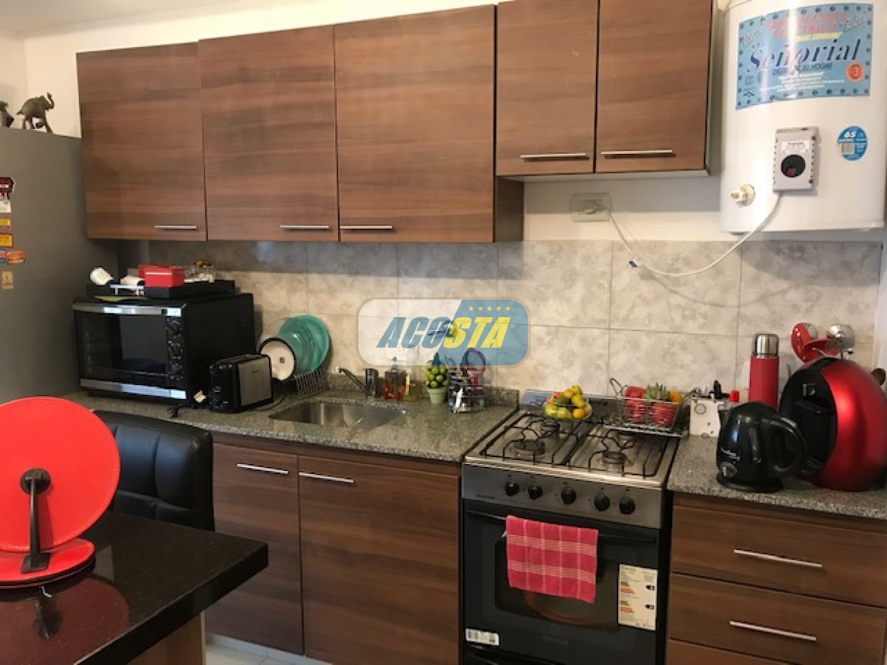 DEPARTAMENTO 2 AMBIENTES  CON COCHERA, OPORTUNIDAD!!
