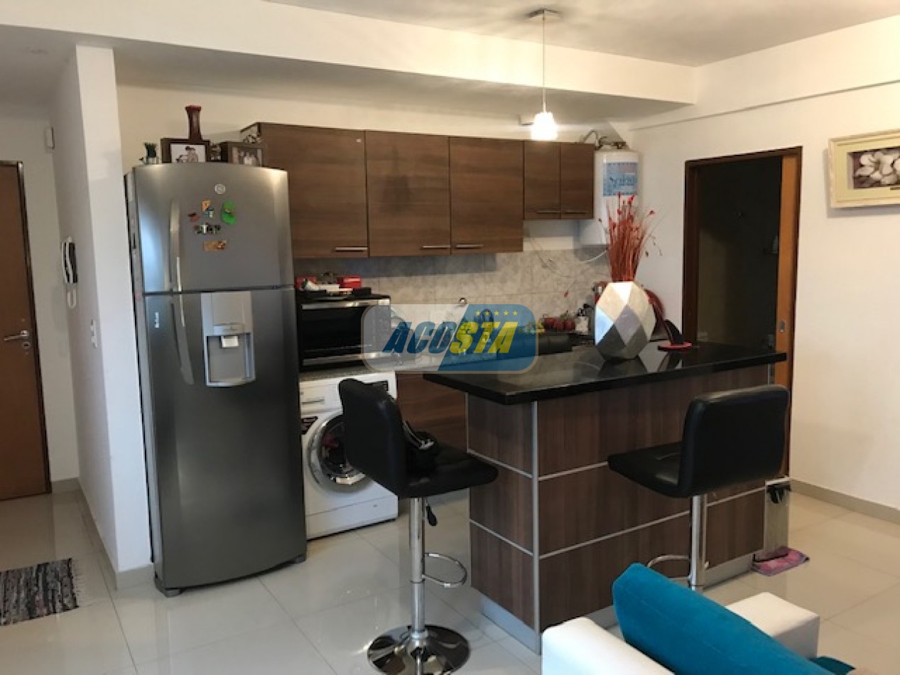 DEPARTAMENTO 2 AMBIENTES  CON COCHERA, OPORTUNIDAD!!