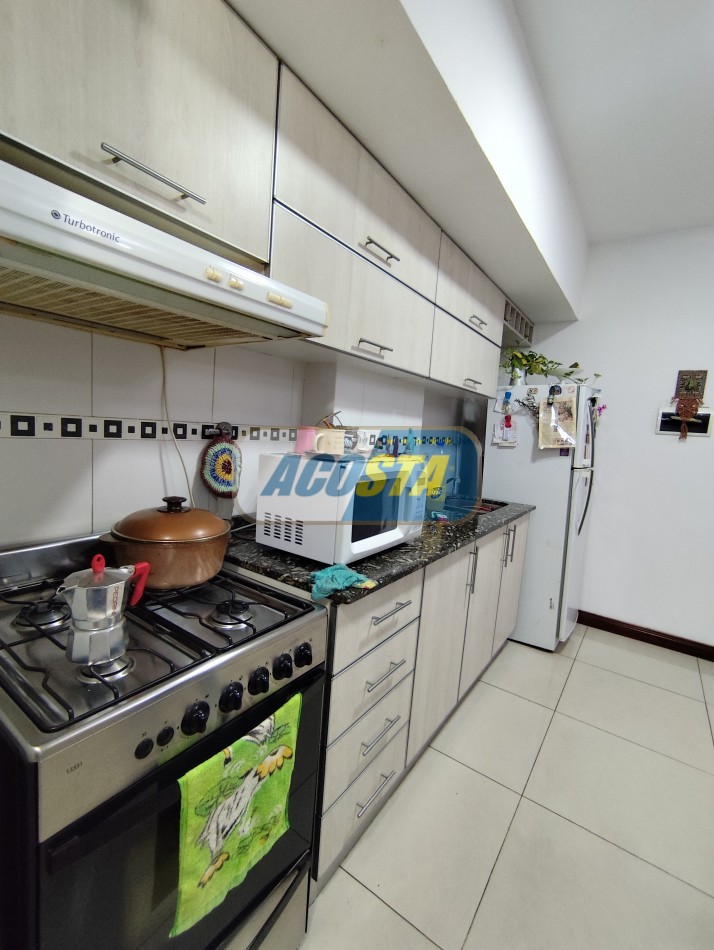 DEPARTAMENTO 2 AMB CON PATIO, SOBRE AV. J. B ALBERDI